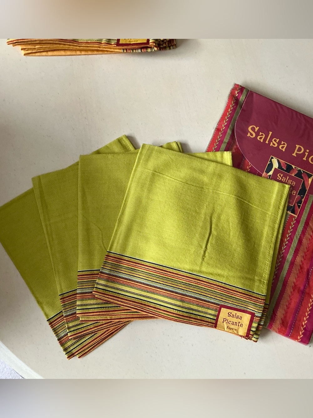 Beautiful NWT Colorful Woven Tablecloth & 4 Coordinating Green Napkins